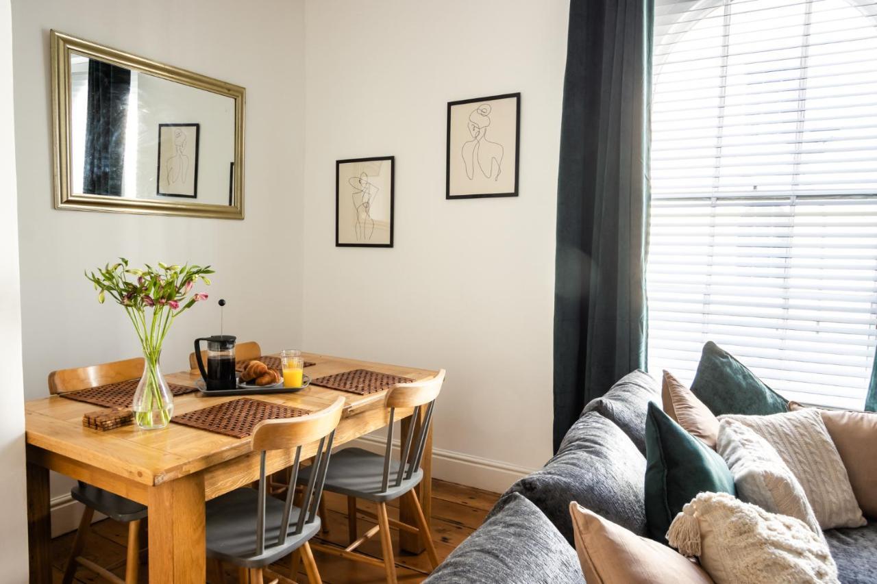 Central Plymouth Georgian Apartment - Sleeps 5 - Private Parking - By Habita Property Luaran gambar
